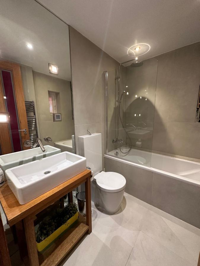 Luxury 2 Double Bedroom Flat - Kensington Londra Esterno foto