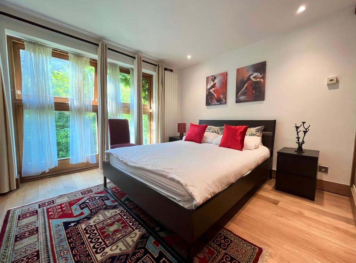 Luxury 2 Double Bedroom Flat - Kensington Londra Esterno foto