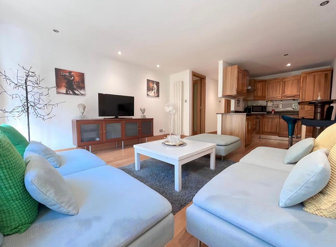Luxury 2 Double Bedroom Flat - Kensington Londra Esterno foto