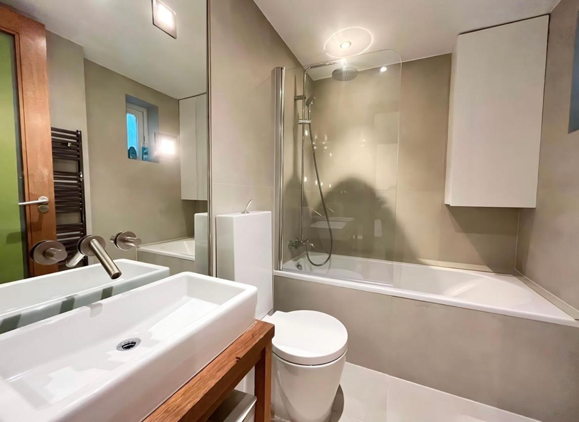 Luxury 2 Double Bedroom Flat - Kensington Londra Esterno foto
