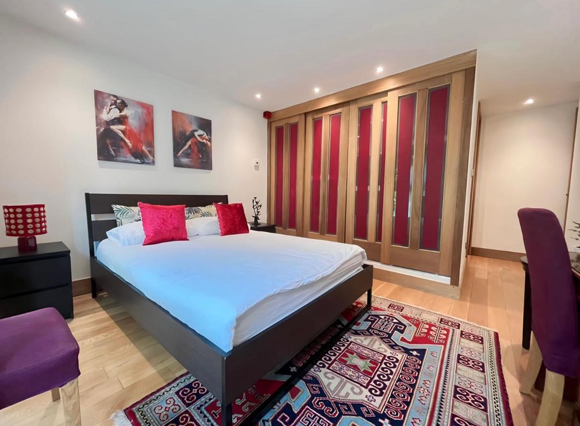Luxury 2 Double Bedroom Flat - Kensington Londra Esterno foto